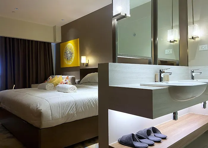 Novotel At Acqua By K&cis Relaxury Manila
