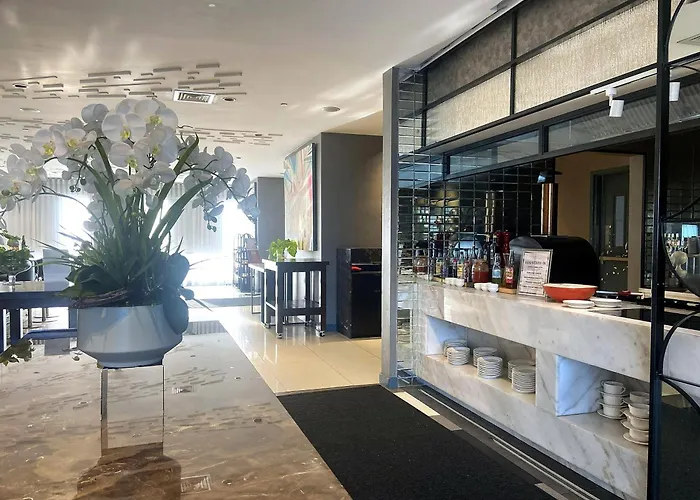 Novotel At Acqua By K&cis Relaxury Hotel Manila